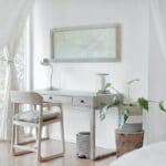 interier_dizajn_minimalizmus_stol_Stolička